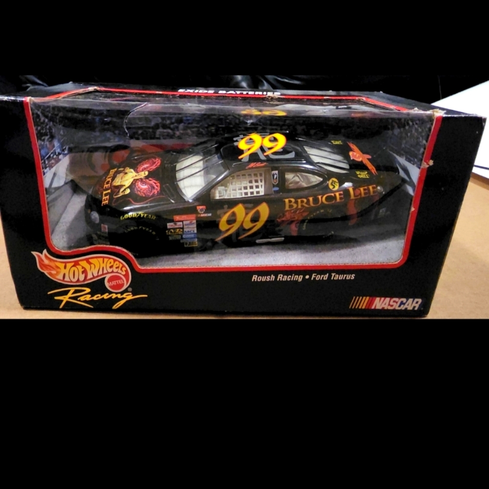1998 NASCAR Racing Champions 1:24 & 1:64 #99 Bruce Lee tribute Fords